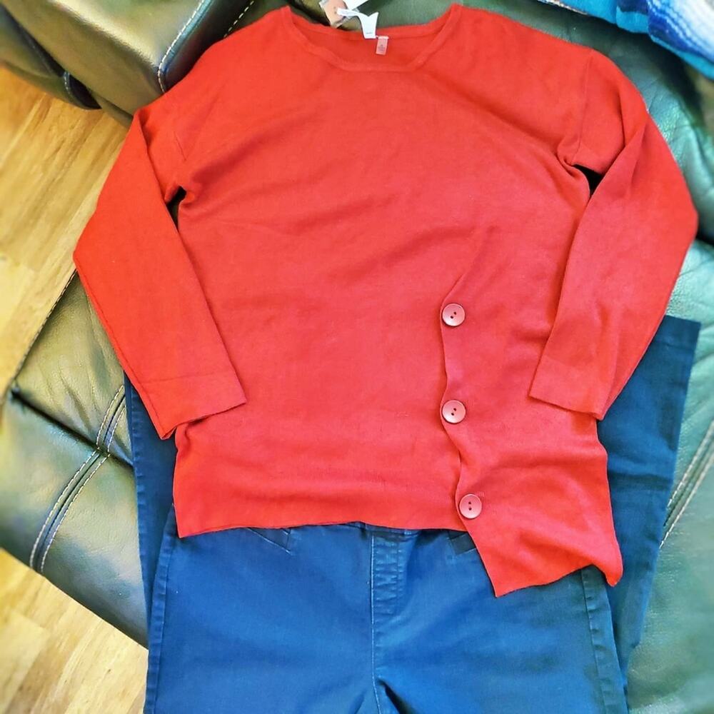 NY Collection Red Asymmetrical Sweater Chic Button Detail Knit Top Size petite L - Picture 11 of 12
